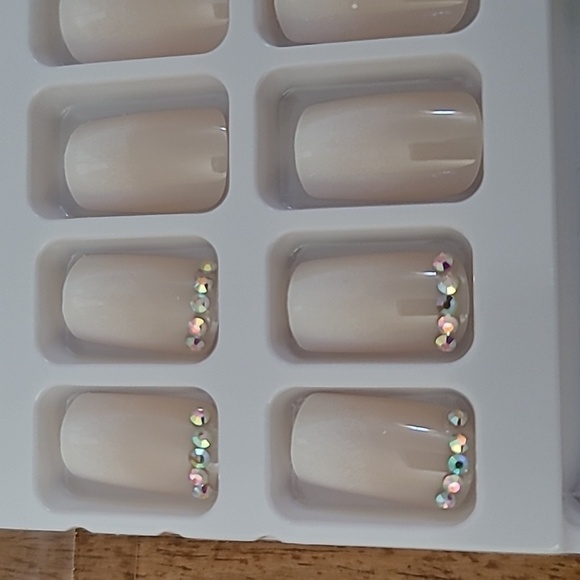 2/$16 Rhinestone Ombre Press On Nails - Picture 13 of 14
